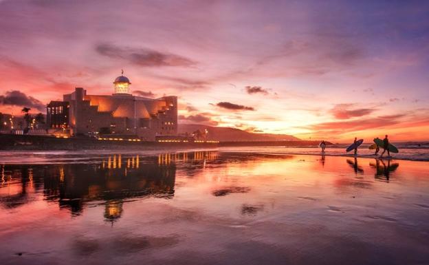 'Mi rincón favorito de Las Palmas de Gran Canaria' premia dos imágenes de Las Canteras y el Risco de San Juan