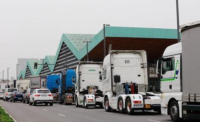 Los transportistas amenazan con reactivar los paros en julio por los carburantes