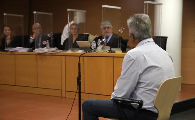 El exalcalde Reyes avala los trabajos de asesoramiento de Fernández Camero en Yaiza