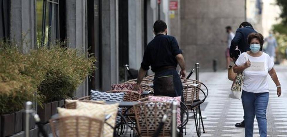 Canary Islands, with the highest annual rise in labor cost per worker and month