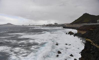 Canarias, en aviso amarillo por fenómenos costeros con olas de hasta 7 metros