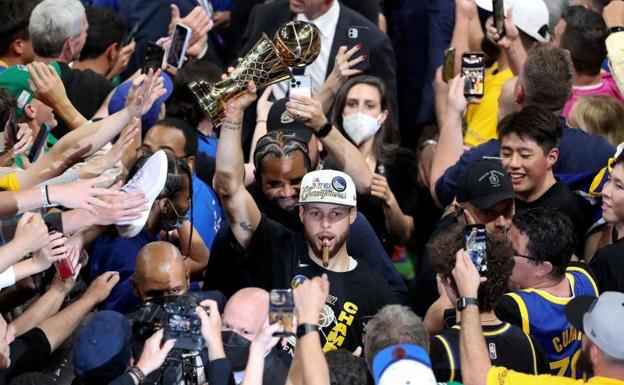 Curry lleva a los Warriors a su cuarto anillo en ocho años y gana el MVP