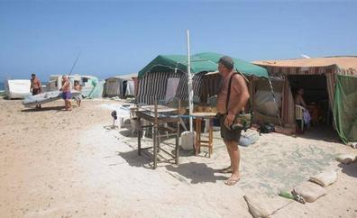 Fuerteventura, la primera isla canaria en regular las acampadas