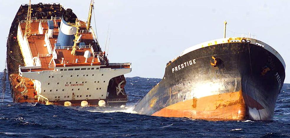 The insurer, forced to pay the damages for the sinking of the Prestige