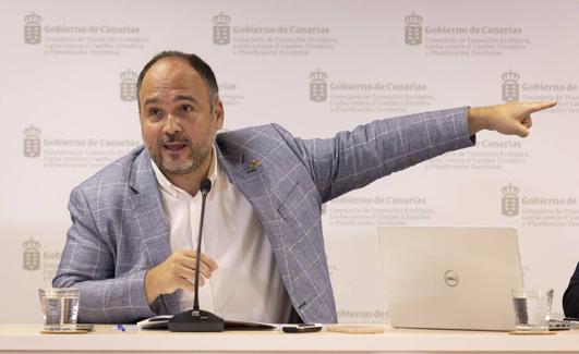 The Minister of Ecological Transition, José Antonio Valbuena. 