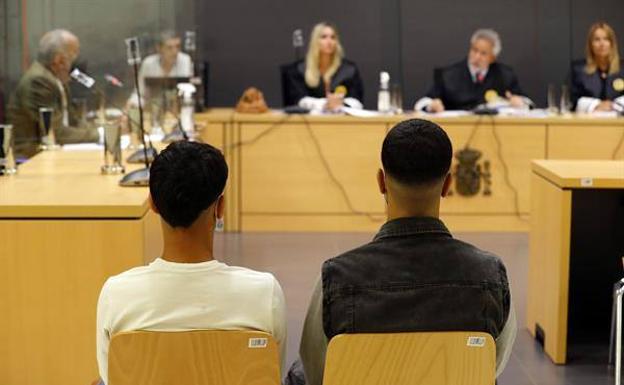 Aplazan el juicio contra los dos acusados de abusar de una empleada de su centro de acogida