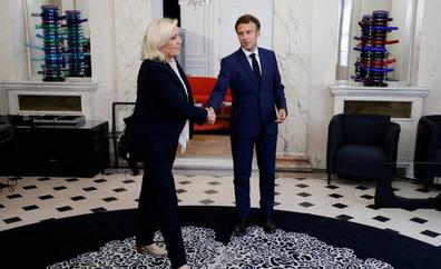 Macron busca la fórmula para evitar el bloqueo parlamentario en Francia
