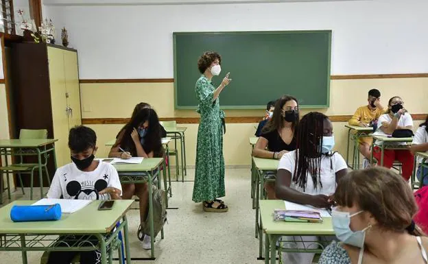 El abandono escolar temprano baja en Canarias por los refuerzos covid, según el sindicato STEC