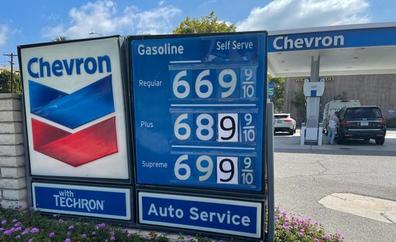 Biden pide al Congreso que suspenda los impuestos sobre la gasolina