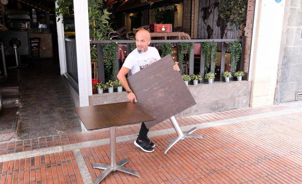 La fiebre de la noche de San Juan se apodera de Las Canteras