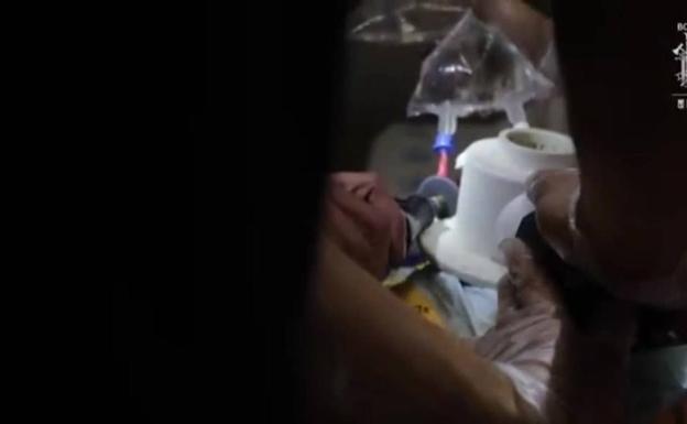 Rescatan a un niño cuyo brazo quedó atrapado en el sumidero de una piscina