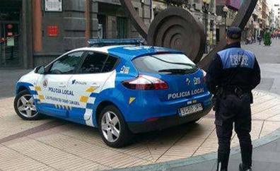 Dos policías fuera de servicio pillan a una mujer robando a un taxista en la capital grancanaria