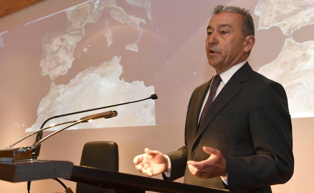 Rivero defiende la unidad de los partidos canarios frente a los centralistas