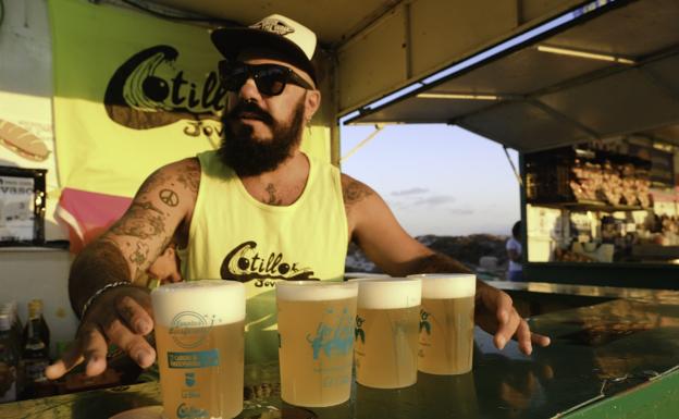 En el FEM de El Cotillo aguardan buena música y 7.500 vasos reutilizables