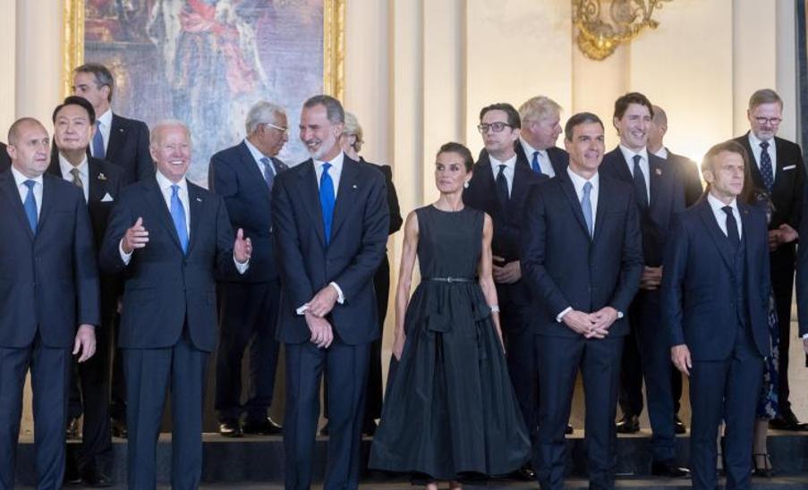 Los Reyes ofrecen una cena de gala a los líderes de la OTAN