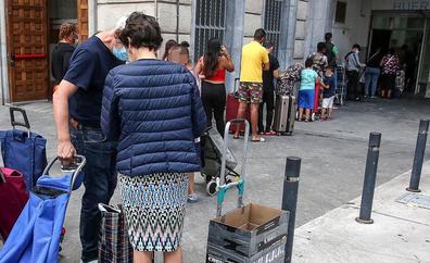 La pandemia arrastra a 10 millones de españoles bajo el umbral de la pobreza