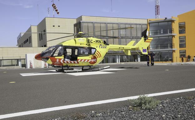 El PP recoge firmas para un helicóptero sanitario