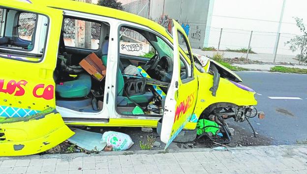 Quejas vecinales por coches abandonados en Salinetas