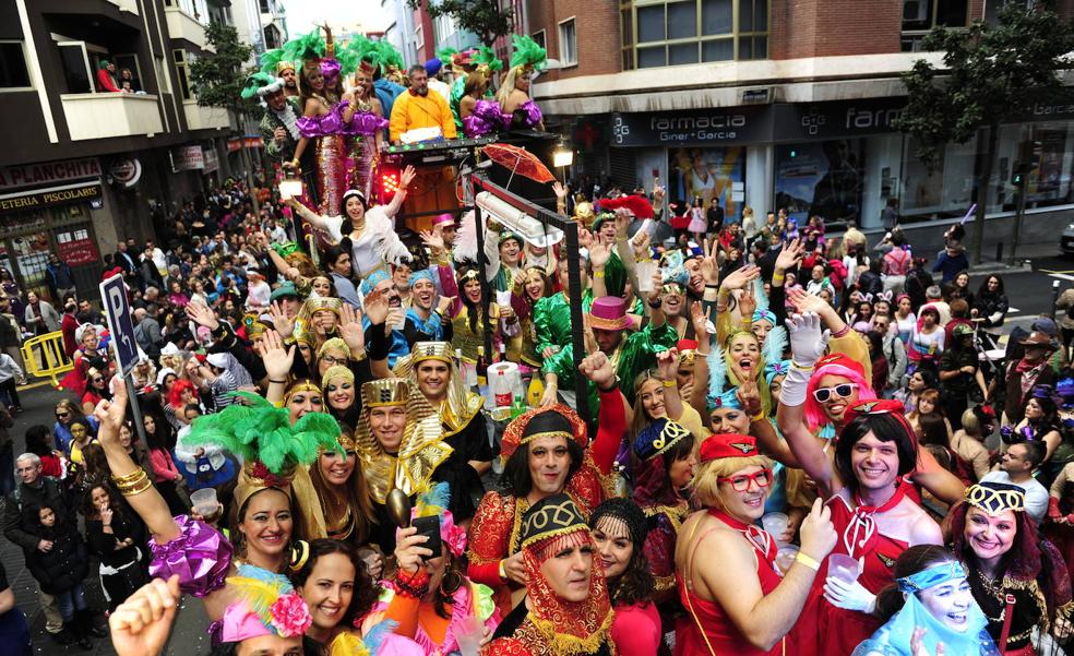 Guía para disfrutar y sobrevivir a la cabalgata de verano en la capital