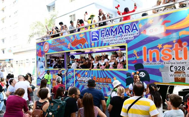 Así se vive la cabalgata del carnaval de verano