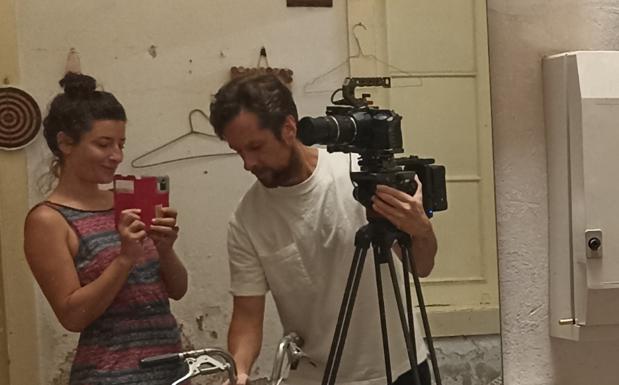 Marine Discazeaux y Víctor Ordóñez ganan Visionaria con 'Superhost'