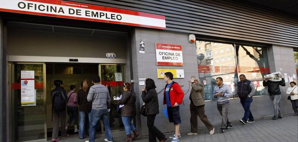 Unemployment fell by 1.81% in June in the Canary Islands, by 3,498 people