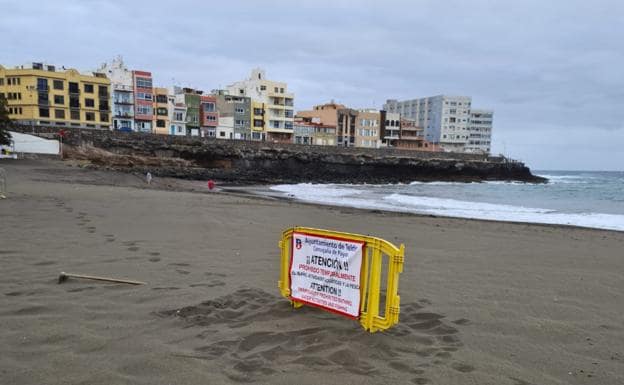 La playa de La Garita cumple una semana cerrada al baño por la elevada presencia de dos bacterias