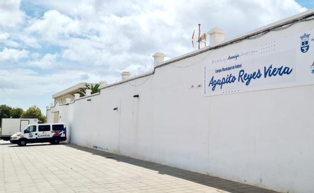 Arrecife cierra la mejora de los campos de fútbol de Altavista y Las Salinas