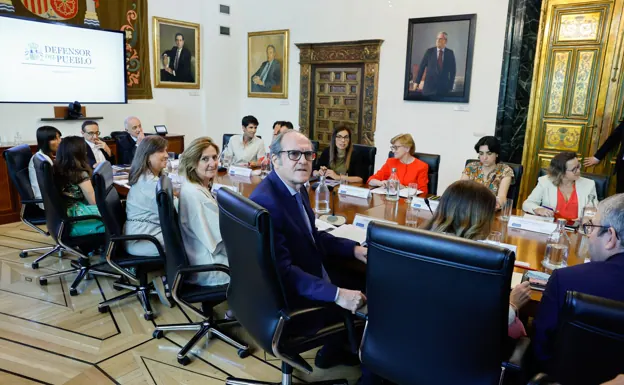 Gabilondo's first meeting with the Ombudsman's Advisory Commission. 