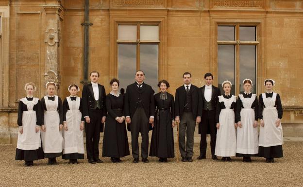 El equipo de sirvientes de la exitosa serie británica 'Downton Abbey'./AFP