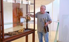 De calabaza, de tarajal: El Colorao enseña su colección de timples