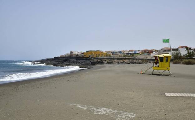 Reabren al baño la playa de La Garita
