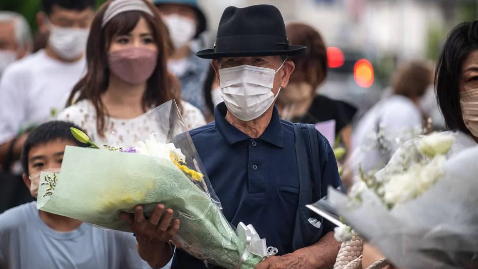 Luto y dolor en Japón tras el asesinato del ex primer ministro Abe