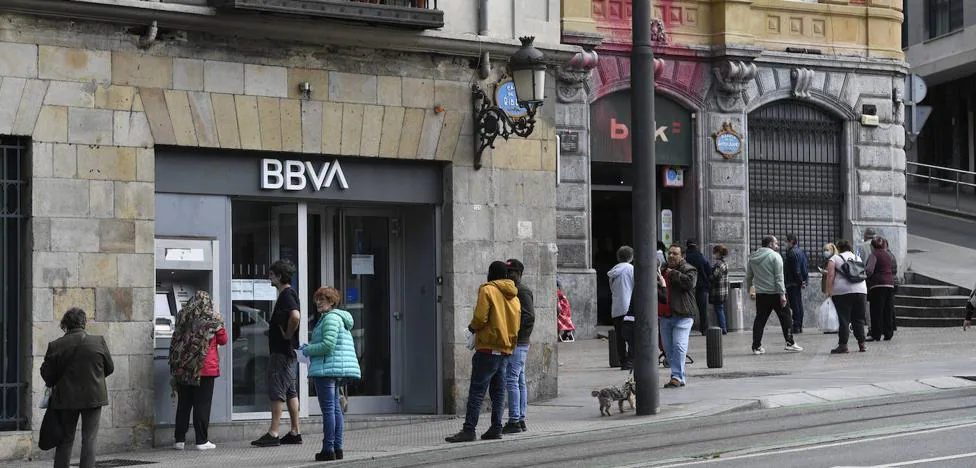 Almost 660,000 people live in one of the 3,200 municipalities without banking access