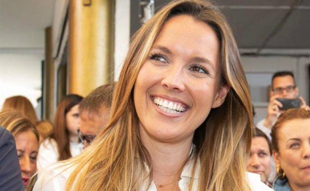 María Fernández, de CC, nueva diputada en sustitución de Quevedo