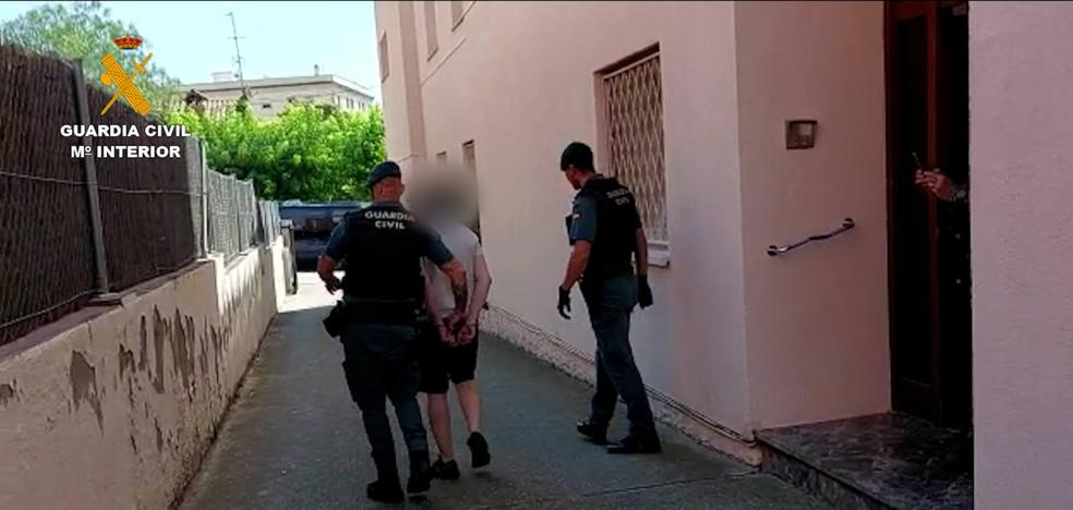 Arrested in Barcelona for abusing minors posing as a representative of 'gamers'