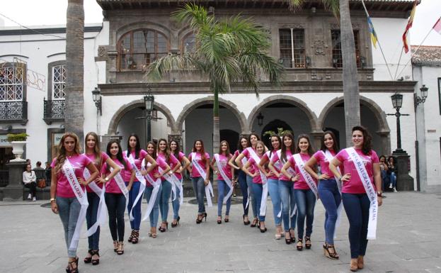 Foto de archivo de las candidatas a Reina de las Fiestas Lustrales de Santa Cruz de La Palma. 