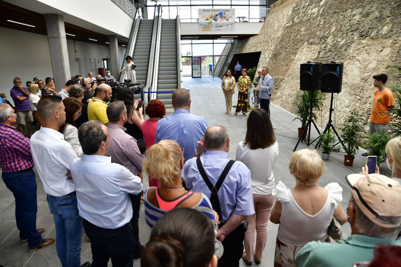 Inauguración de los nuevos puestos en el Mercado Agrícola de Guía