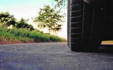 Cómo saber si los neumáticos del coche están en buen estado para viajar