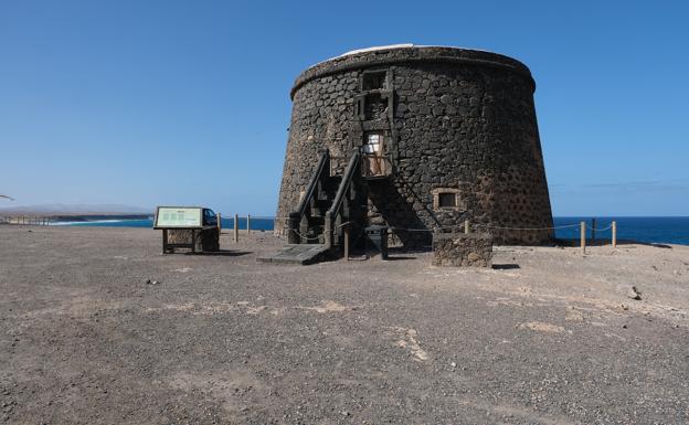 Turismo somete a un 'lavado de cara' integral a la torre defensiva de El Cotillo