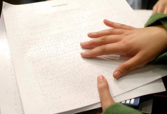 Crean un nuevo etiquetado inclusivo para personas con discapacidad visual