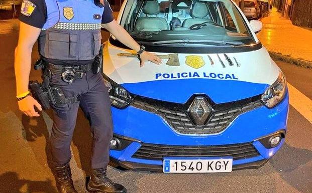 Pillado con varias navajas, cuchillos y un hacha en Tamaraceite