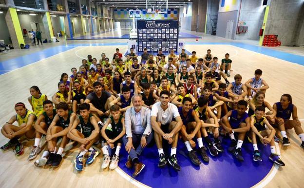 Santi Aldama también es profeta en su tierra