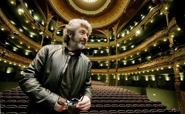 Ricardo Darín, en el teatro Campos Elíseos de Bilbao, durante la presentación de una obra de teatro./Manu Cecilio
