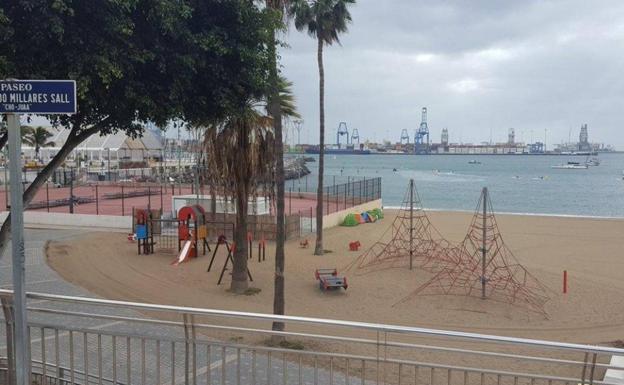 Fallece un niño de 12 años en la Playa de las Alcaravaneras