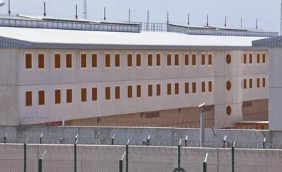 Las cárceles canarias se precarizan por el desinterés de Interior