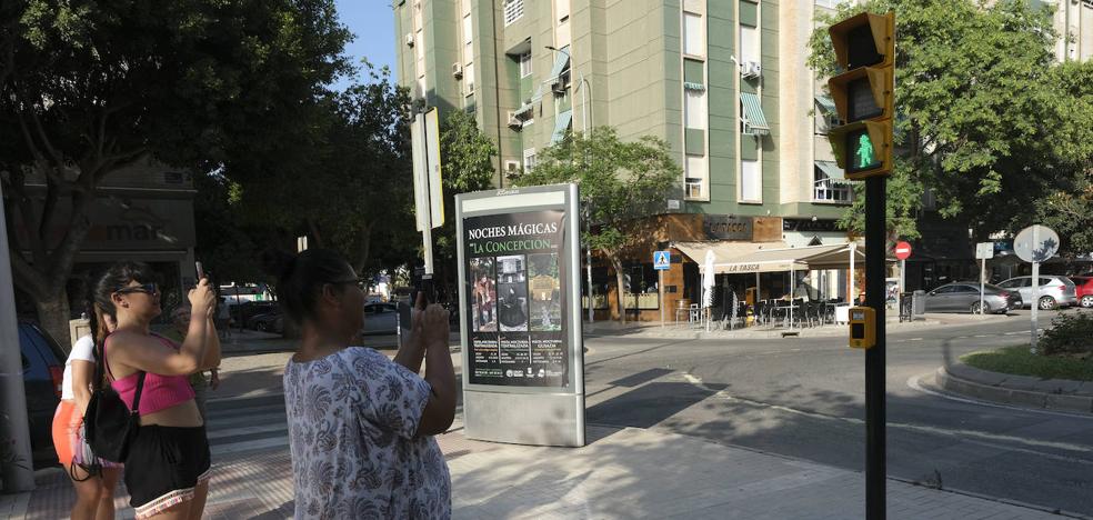 The Chiquito de la Calzada traffic light in Malaga, a great idea badly resolved