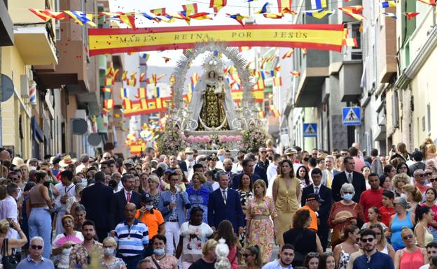 La Isleta vibra de nuevo con la procesión marinera
