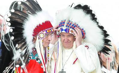 El Papa pide perdón por la colaboración de la Iglesia en la «destrucción cultural» de los indígenas de Canadá