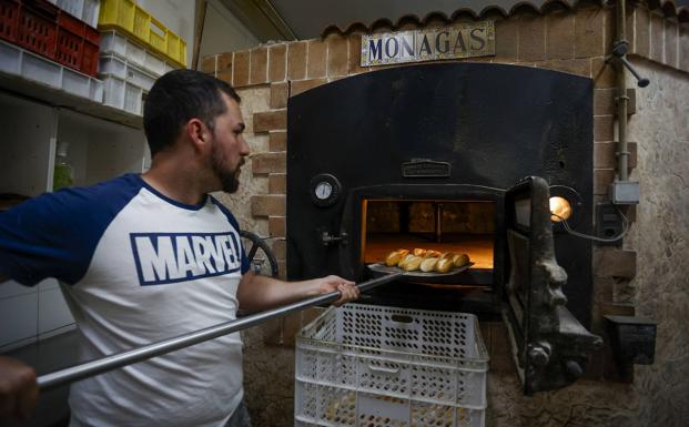 El pan moreno corre peligro en La Isleta